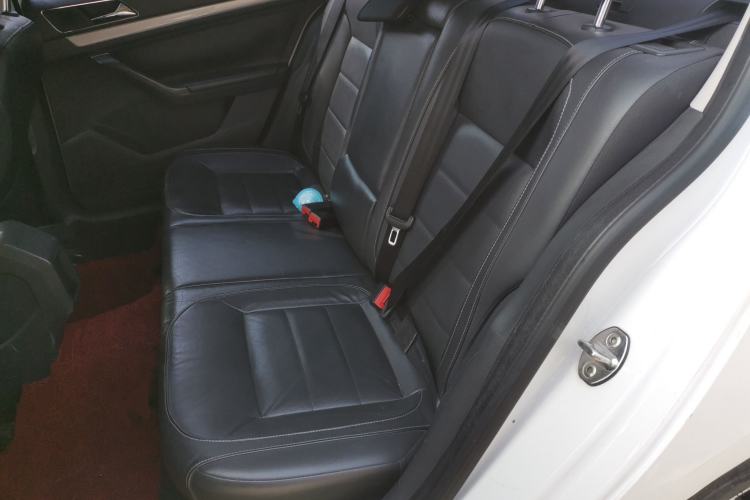 Used Volkswagen Lavida 2015 1.6L Automatic Comfort Edition
