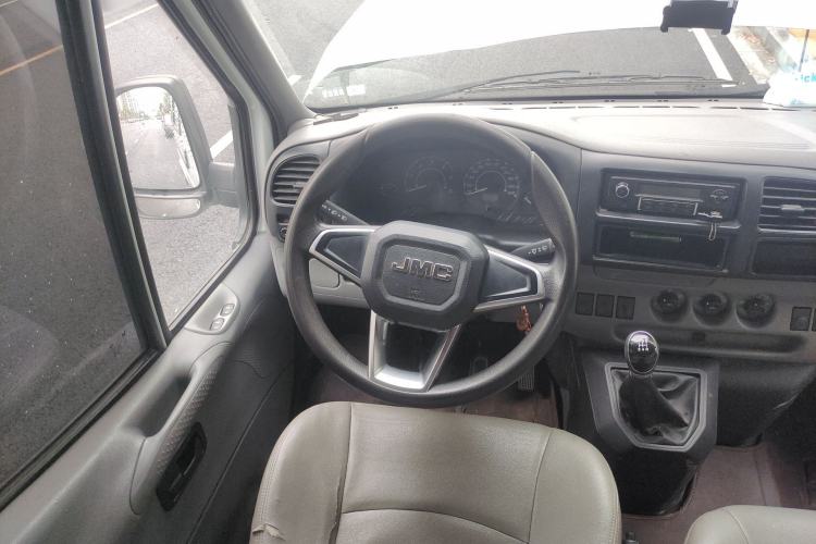 Used JMC Transit 2019 2.8T Commercial Version Short Wheelbase Mid-Roof 6-Seater China VI JX493