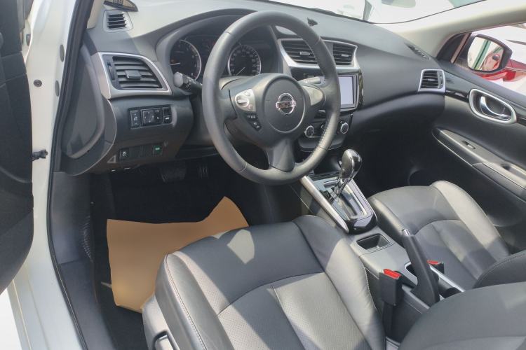 Used Nissan Sylphy 2018 1.6XV CVT Deluxe Edition Center Console