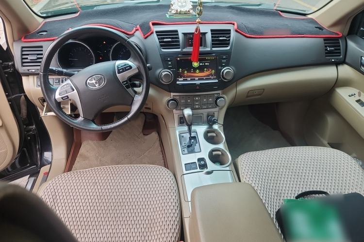 Used Toyota Highlander 2012 2.7L Two-Wheel Drive 7-Seater Luxury Edition Center Console