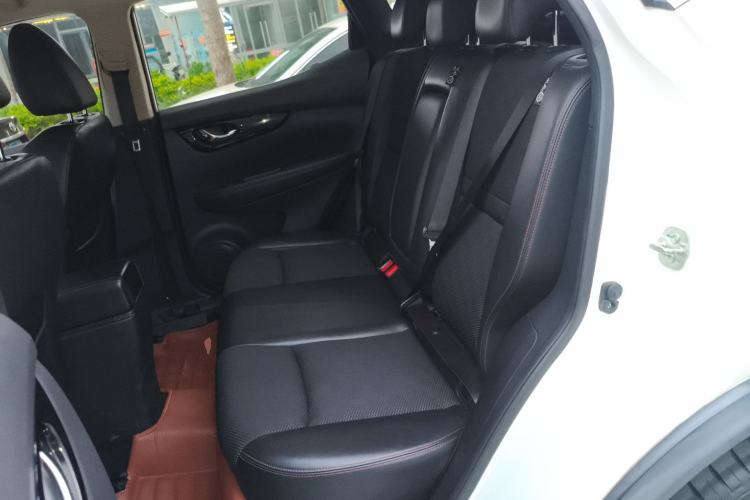 Used Nissan Qashqai 2017 2.0L CVT Smart Enjoyment Version China V Standard Left Rear Seat