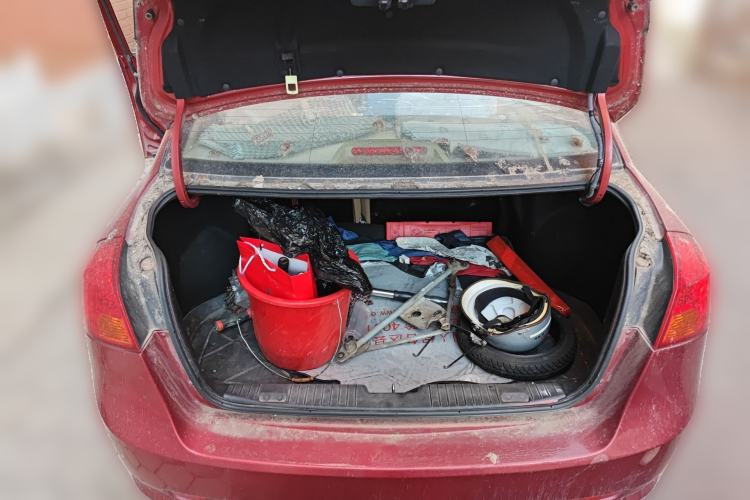 Used Buick Excelle 2011 1.6 LX-MT Trunk