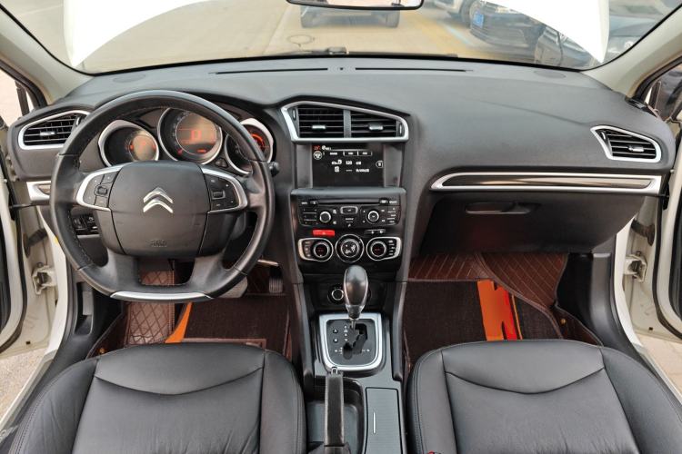 Used Citroen C4L 2014 1.6THP Intelligent Drive Automatic Dynamic Model Center Console