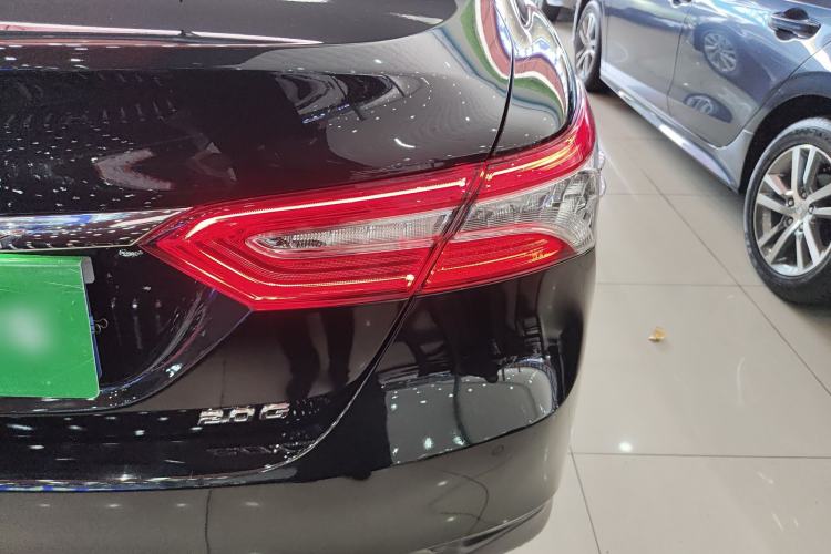 Used Toyota Camry 2021 2.0G Luxury Edition Exterior 3