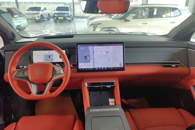 Used BYD Tang L 2025 DM 175KM Drone Player Edition Center Console