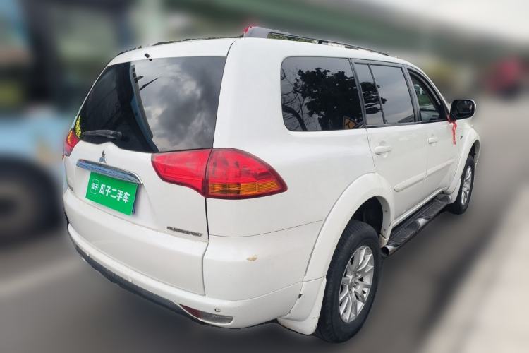 Used Mitsubishi Pajero Sport 2013 3.0L Automatic Two-Wheel Drive Luxury Edition Rear Right 45 Deg