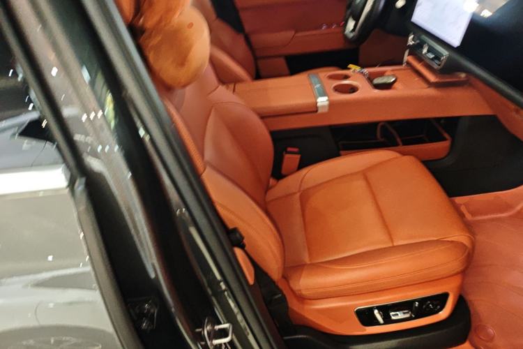 Used Li Auto L8 2023 Pro Model
