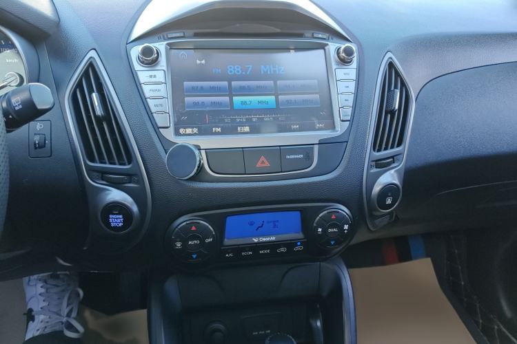 Used Hyundai ix35 2013 2.0L Automatic Two-Wheel Drive Smart GLS China IV Standard
