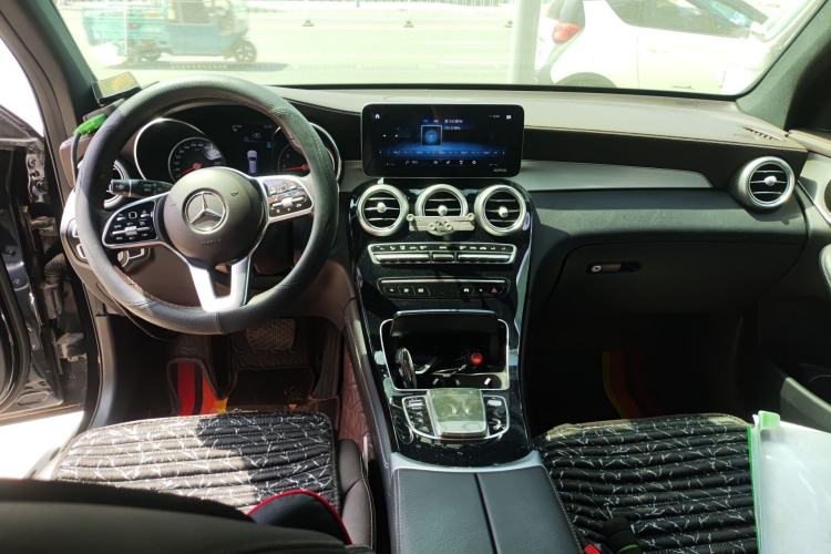 Used Mercedes-Benz GLC 2020 GLC 260 L 4MATIC Dynamic Model Center Console