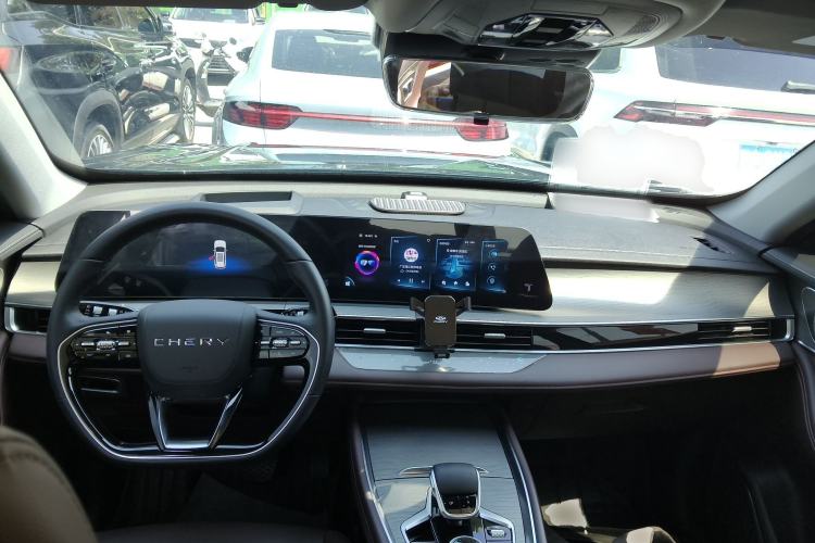 Used Chery Tiggo 8 PRO 2022 290T Two-Wheel Drive Haohan Edition 5 Seats Center Console