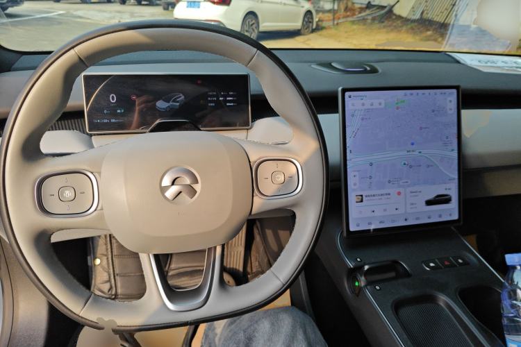 Used Nio ET5T 2024 75kWh Touring Center Console