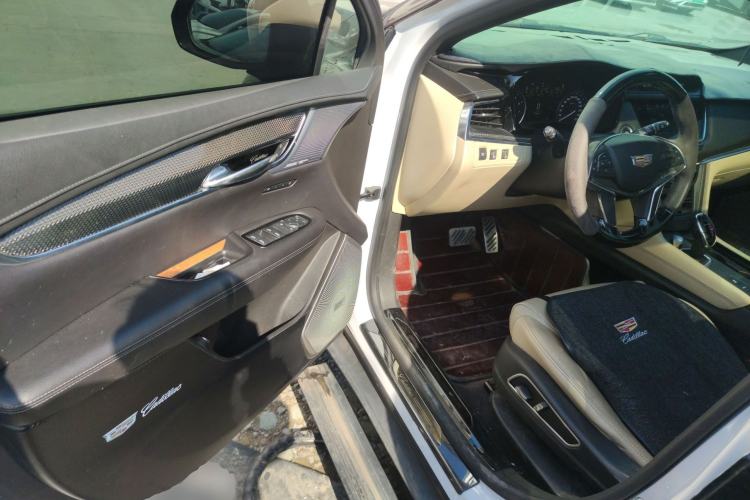 Used Cadillac XT5 2018 25T Luxury Model
