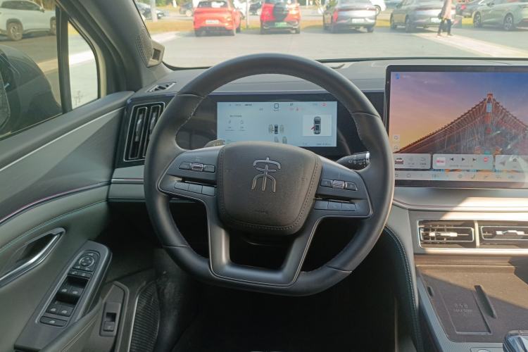 Used BYD Song L DM-i 2025 Intelligent Driving Version 160 km Beyond-Range Type Steering Wheel