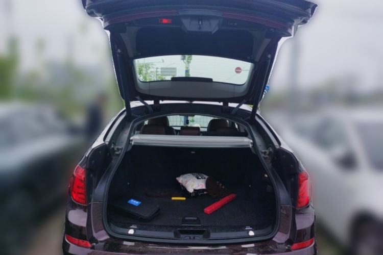 Used BMW 5 Series GT 2010 535i Leading Model Trunk