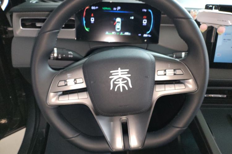 Used BYD Qin PLUS 2025 DM-i Smart Drive 55KM Leading Model Steering Wheel