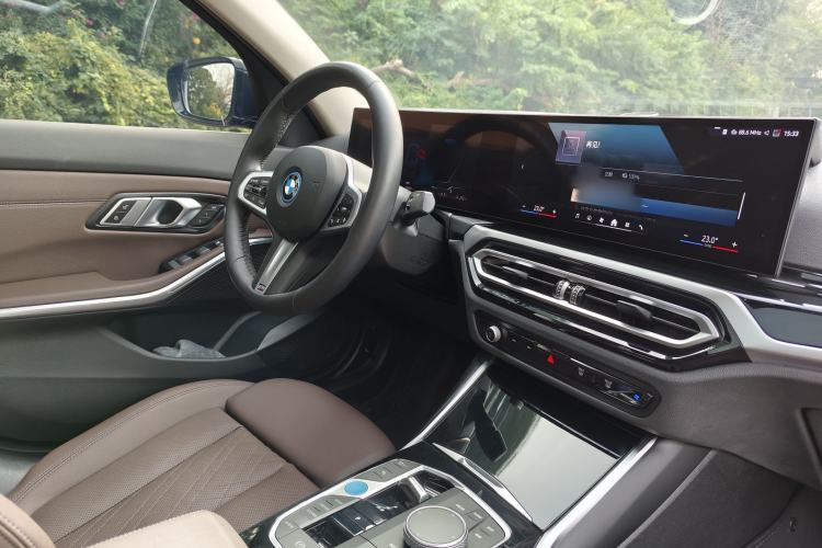 Used BMW i3 2024 eDrive 35 L
