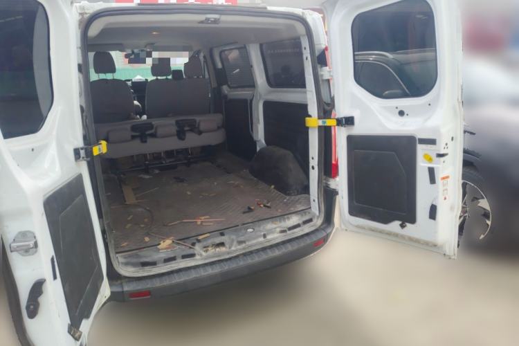 Used Ford Transit 2017 2.0T Diesel Multi-Purpose Commercial Vehicle Short Wheelbase Low Roof China V Standard
