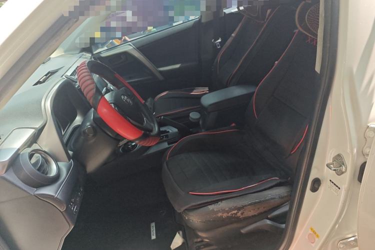 Used Toyota RAV4 2018 2.0L CVT Two-Wheel Drive Fashion X Edition Left Front Seat