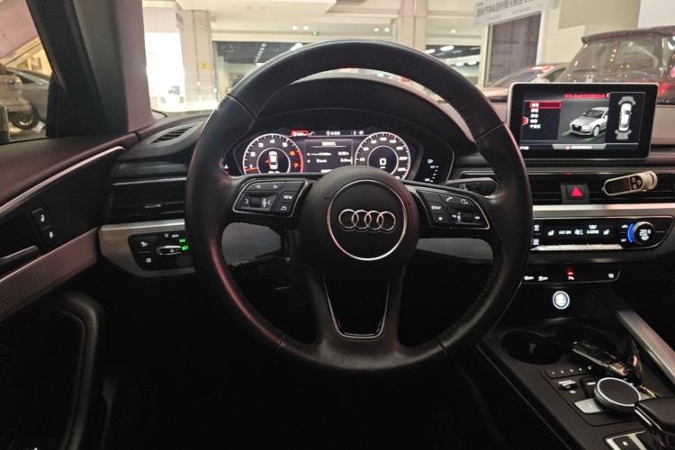 Used Audi A4L 2018 30th Anniversary Edition 40 TFSI Fashion Model
