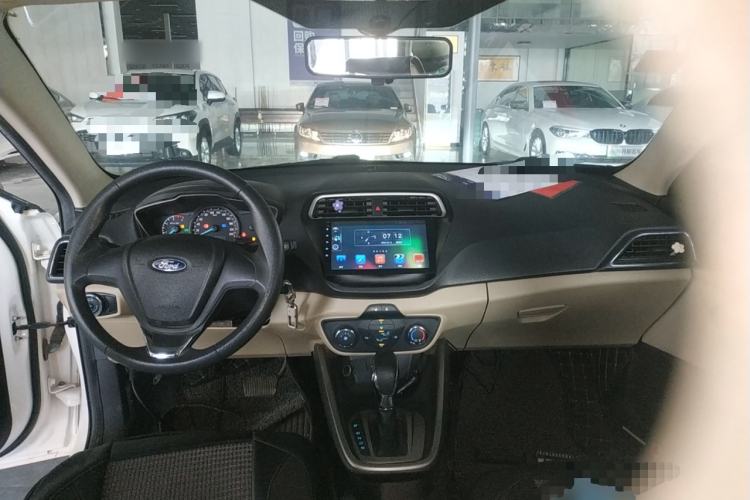 Used Ford Escort 2017 Revised Version 1.5L Automatic Comfort Edition Center Console