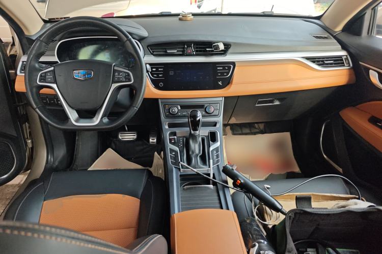 Used Geely Auto Vision S1 2018 1.4T CVT FENGXING Model Center Console