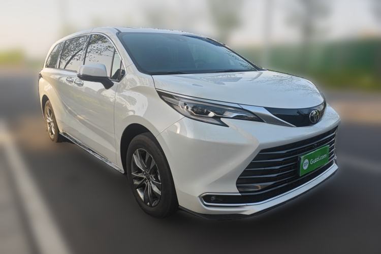 Used Toyota SIENNA 2026 Model 2.5L Dual-Engine Four-Wheel-Drive Premium Edition