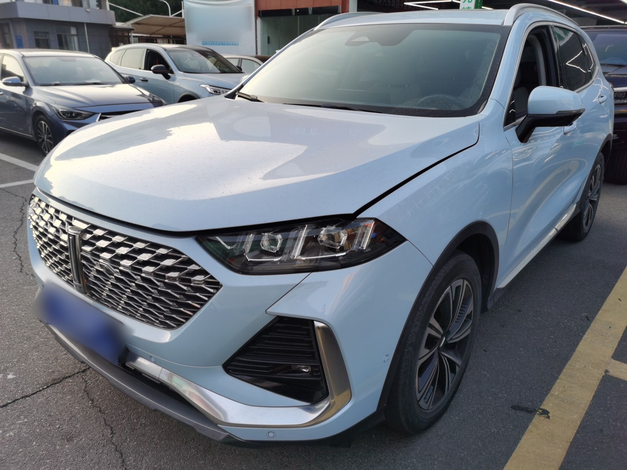 Под передней частью автомобиля