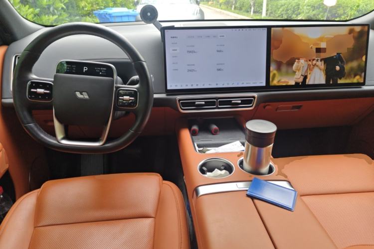 Used Li Auto L8 2023 Pro Model Center Console