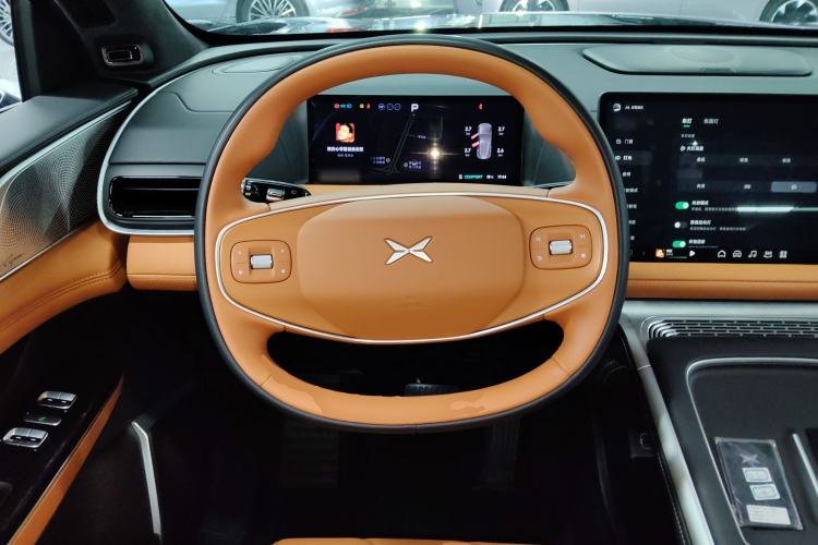 Used XPeng G9 2025 625 Long-Range Max Steering Wheel