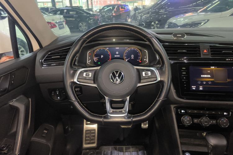 Used Volkswagen Tiguan L 2021 330TSI Automatic Two-Wheel Drive R-Line Enhanced Edition
