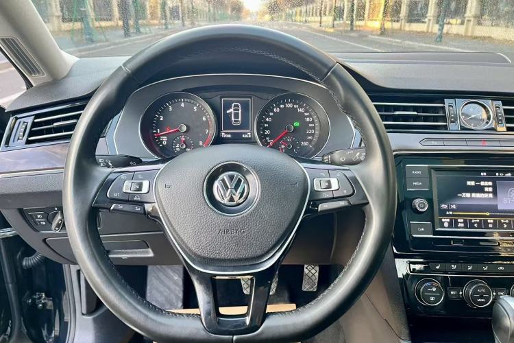 Used Volkswagen Magotan 2018 380TSI DSG Luxury Model
