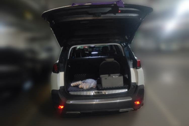 Used Peugeot 5008 2017 380THP 7-Seater Luxury Edition
