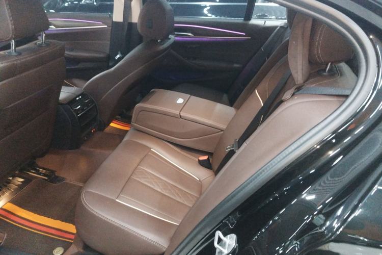 Used BMW 5 Series 2022 Second Facelift 530Li Leading Edition Luxury Package Left Rear Seat