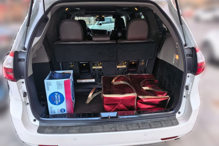 Used Toyota SIENNA 2015 3.5L Four-Wheel Drive L