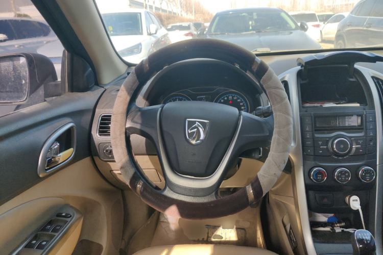 Used Baojun 630 2014 1.5L manual Comfort trim level