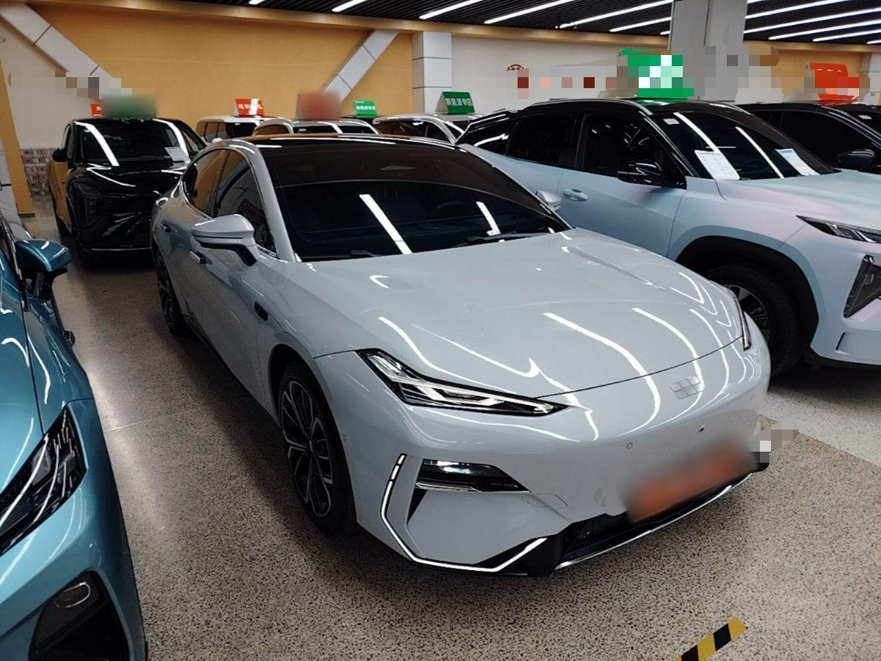 Geely Galaxy E8 2025 700 km Long-Range Intelligent Driving Version — снимка 3