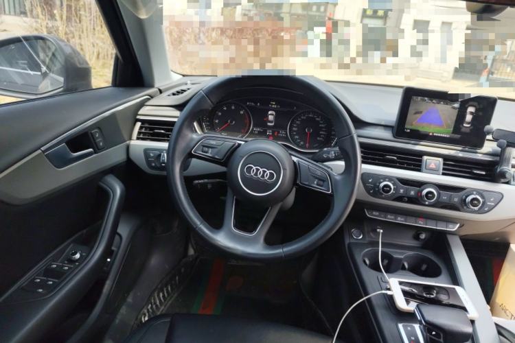 Used Audi A4L 2018 30th Anniversary Edition 40 TFSI Trendy Model Steering Wheel