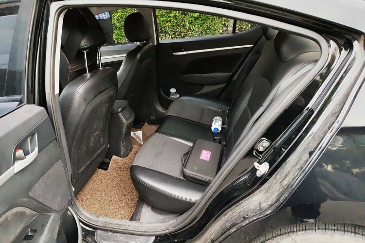 Used Hyundai Elantra (6th Generation / Lingdong) 2016 1.6L Manual ZhiXuan · Dynamic Model
