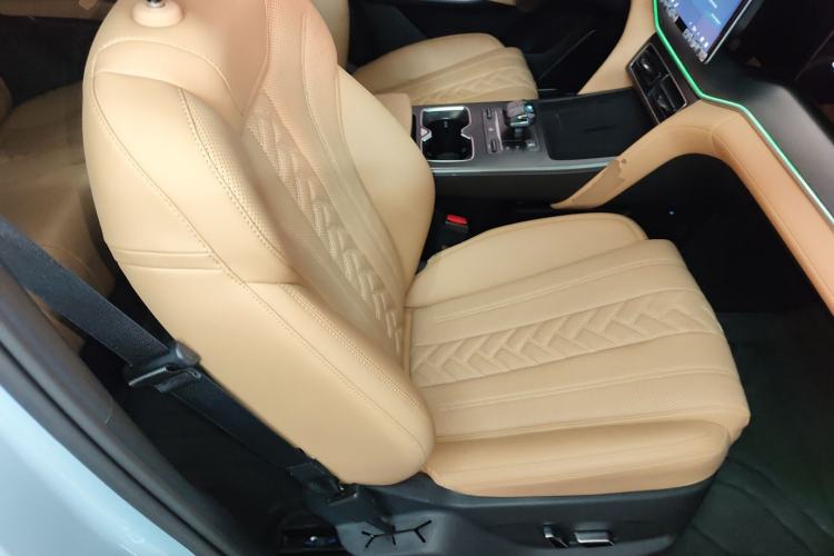 Used BYD Song L DM-i 2024 112 km Beyond Edition Right Front Seat