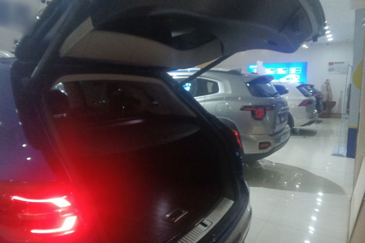 Used Hongqi HS5 2022 Facelifted Version 2.0T Smart Connect Flagship All-Wheel-Drive Edition