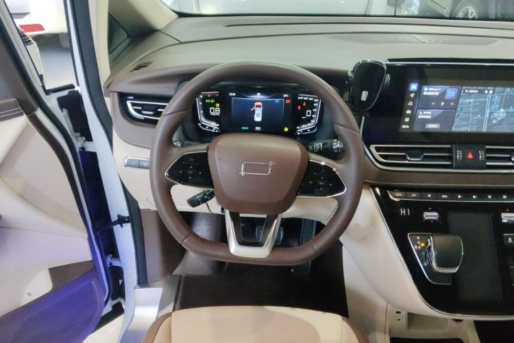 Used Bestune M9 2023 2.0T Prestige Edition
