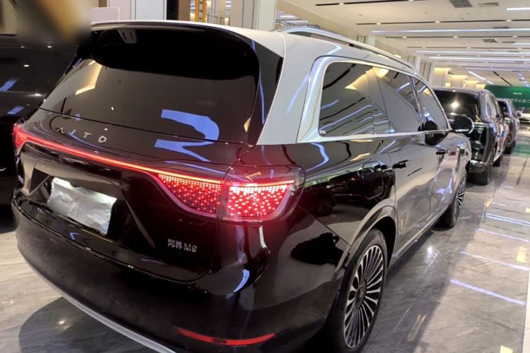 Used Hima AITO M9 2025 Extended-Range Ultra Version 52 kWh 5-Seater Edition Rear Right 45 Deg