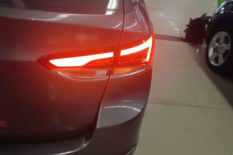 Used Buick GT 2018 15T Manual Entry-Level Version China V Standard Right Rear Taillight