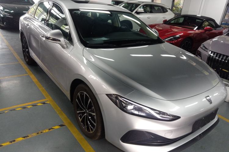 Used Roewe D7 2025 DMH 125km World Champion Edition Front Right 45 Deg