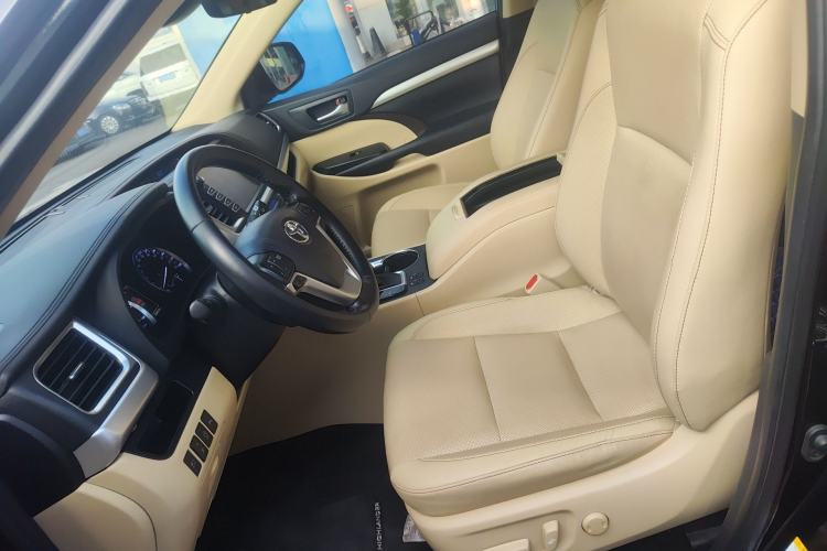Used Toyota Highlander 2018 2.0T Four-Wheel Drive Luxury Version 7 Seats China VI Standard
