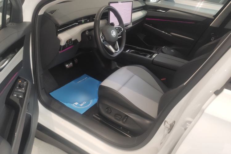 Used Volkswagen ID.7 VIZZION 2024 AIR model
