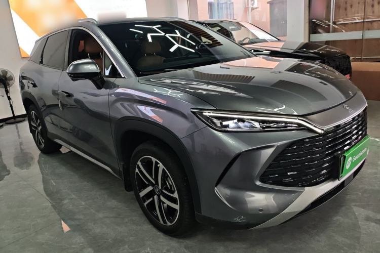 Used BYD Song L DM-i 2024 112 km Beyond Edition Front Right 45 Deg