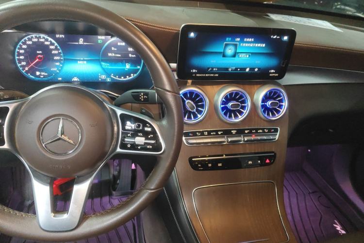 Used Mercedes-Benz GLC 2022 Refreshed GLC 300 L 4MATIC Dynamic Edition Center Console