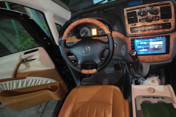 Used Mercedes-Benz Vito 2013 3.0L Elite Edition Steering Wheel