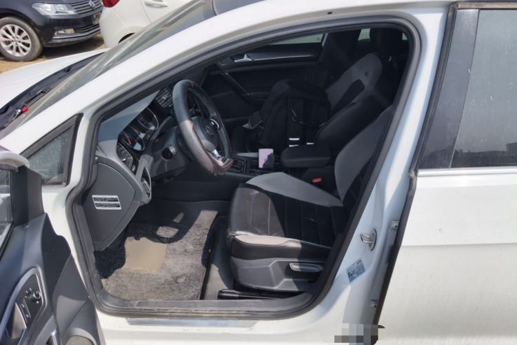 Used Volkswagen Golf 2016 1.4TSI Automatic R-Line Left Front Seat